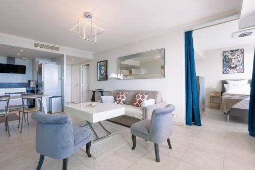 Blue Riviera - Terrace with sea view, pool, modern, spacious, AC