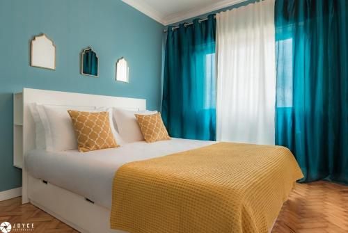 Lisbon Sunny Apartment by Local