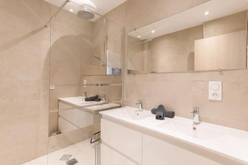 Josi - 2 chambres, central, 10mn du Palais&Plages, neuf, clim