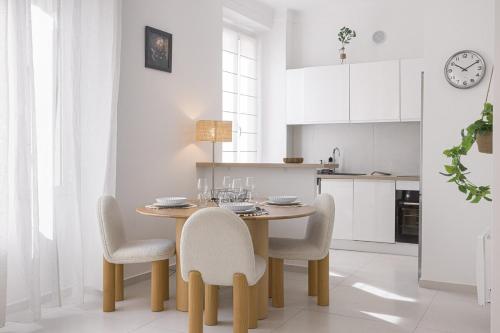 Josi - 2 chambres, central, 10mn du Palais&Plages, neuf, clim
