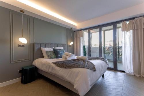 La Lorraine - Proche plage, 10m Palais, central, clim, moderne