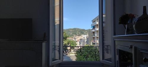 Couronne de Joséphine - 10 mn à pied du Palais et plages, charme et authenticité