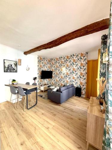 Les Halles Forville - Palais, plages, wifi, clim photo 3