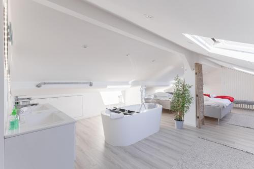Syssi - 3 Chambres avec salles de bains, spacieux, calme, moderne, idéal congrès
