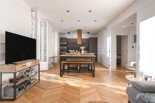 Syssi - 3 Chambres avec salles de bains, spacieux, calme, moderne, idéal congrès
