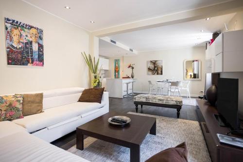 Notre Dame - Terrace, AC, 3mn from Palais & Beach, modern