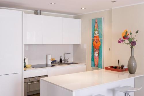 Notre Dame - Terrace, AC, 3mn from Palais & Beach, modern