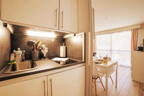Cocoon Center - Rue d'antibes - 200m plage- Clim - wifi - Unique photo 5