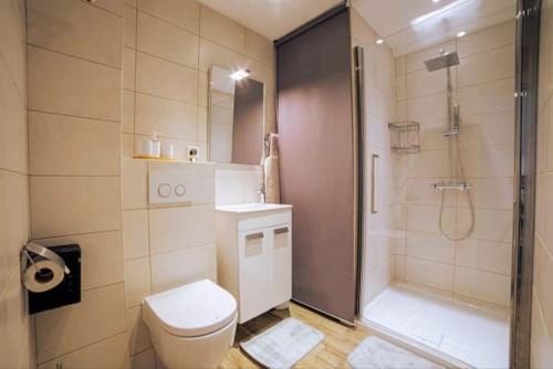 Cocoon Center - Rue d'antibes - 200m plage- Clim - wifi - Unique photo 6