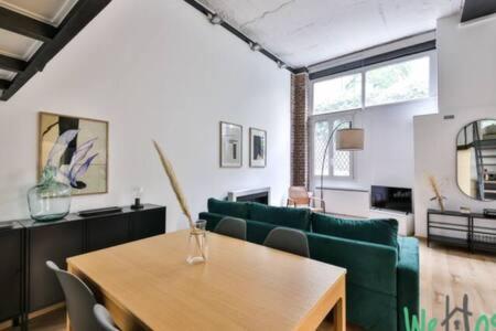 WeHost - Loft design au cœur du Marais – 4 voyageurs