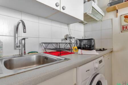 Faubourg Du Temple 2 - CI - Pleasant, light-filled Parisian studio - 2p