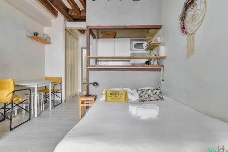 Faubourg Du Temple 2 - CI - Pleasant, light-filled Parisian studio - 2p