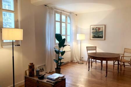 Lardennois - KP - Beautiful apartment near Buttes Chaumont