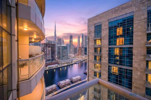 Lovely 1 BR in Scala Tower with Canal View