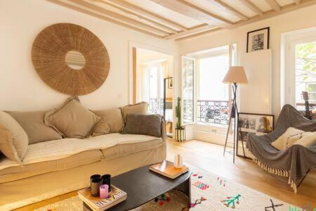 Rochechouart 7 - LB - Elegance and comfort in 9e Apt for 3 people