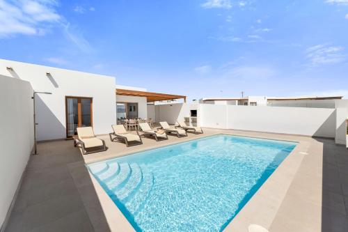 Villa Los Altos Lena 12B by Escape Home