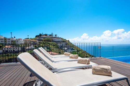 Ocean Sight - Infinity Pool Villa by LovelyStay