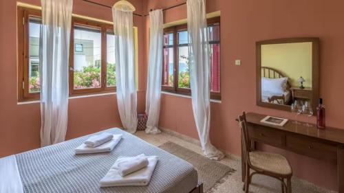 Bougainvillea central Seaview Home in Milos