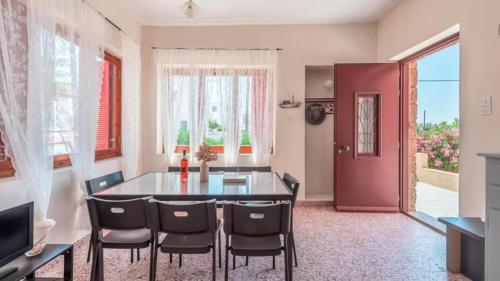 Bougainvillea central Seaview Home in Milos