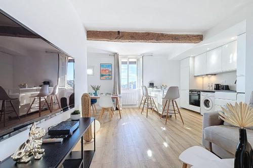 Sunny & Calm 2-Room Apartment in the Heart of Biot
