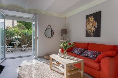 Louison balcony, quiet area, 7mn from beach