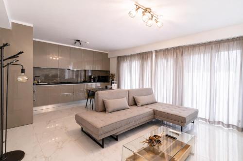 Niarchos Panorama Maisonette