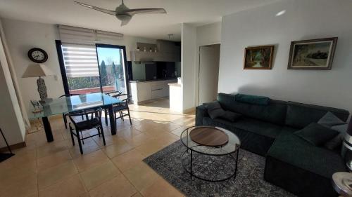 Appartement entier Vue sur PAYS D Aix