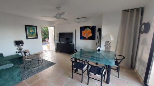 Appartement entier Vue sur PAYS D Aix
