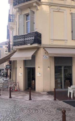 Centre cannes place Lamy 2 P