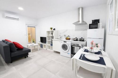 Apartment A Private Complex Metro 4Pax