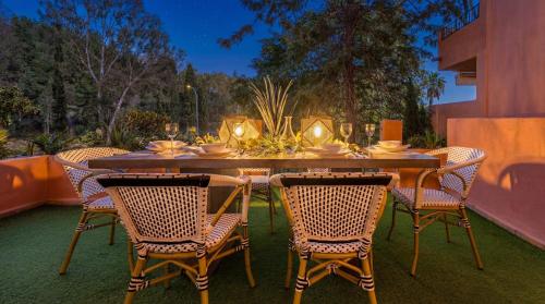 VACATION MARBELLA l Golden Mile Oasis l Family friendly l Next to the beach and Puente Romano l 24-7 Security