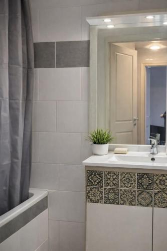 Charmant appartement T2 avec piscine et parking