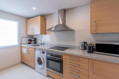 Modern 2-Bed Apartment Alcazaba Lagoon 313