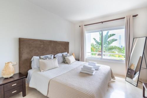 Modern 2-Bed Apartment Alcazaba Lagoon 313