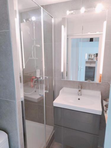 Studio Vue mer et piscine, wifi, climatisation, parking Résidence Cap corniche