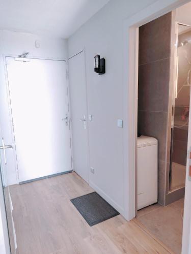 Studio Vue mer et piscine, wifi, climatisation, parking Résidence Cap corniche
