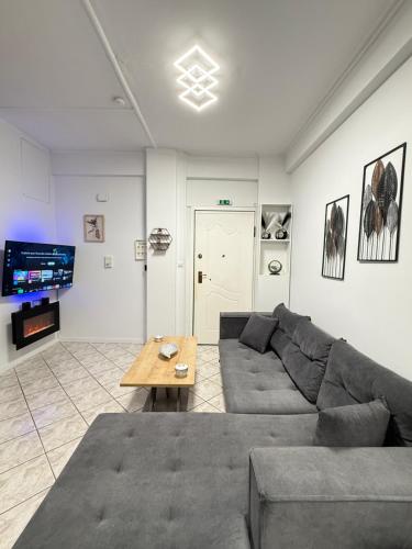 Johnnys cozy apartment in Kallithea