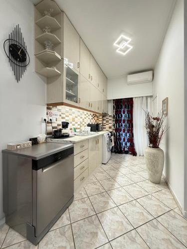 Johnnys cozy apartment in Kallithea