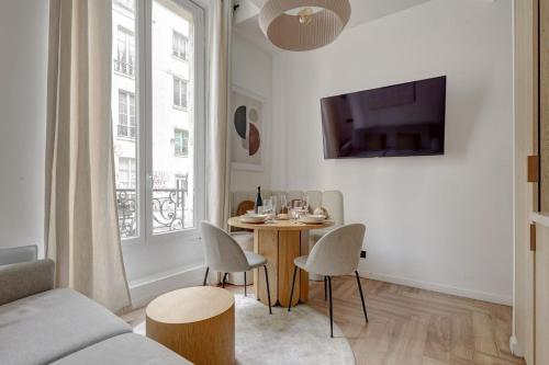 TheBlueStay 257 - Cozy Apt in central Paris with AC