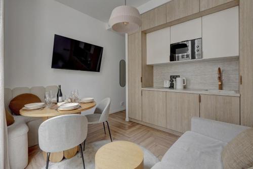 TheBlueStay 257 - Cozy Apt in central Paris with AC