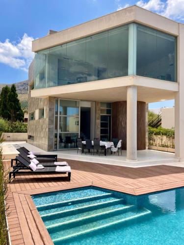 Design-villa with ocean views