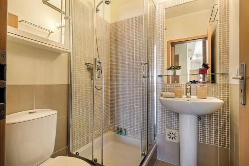 Hole-in-One HideAway