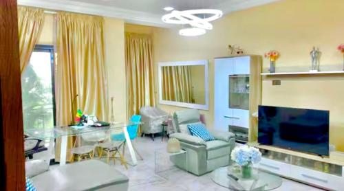 Appartement spacieux , 1 chambre avec salon