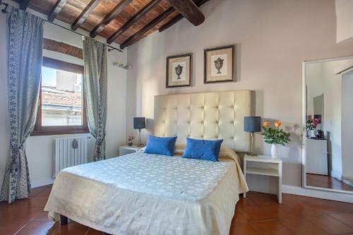 Giuliani Home
