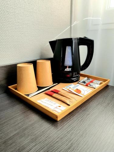 Sadržaji za pripremu kafe i čaja u objektu Atlantic Hôtel
