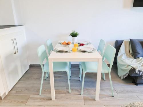 Beautiful studio in Benalbeach photo 10