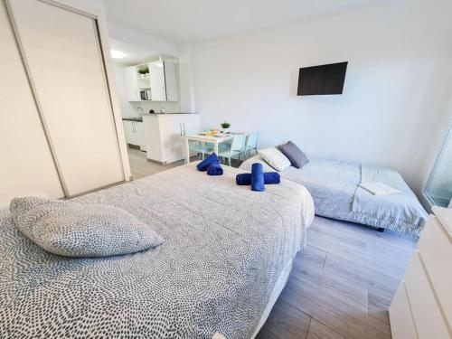 Beautiful studio in Benalbeach photo 3