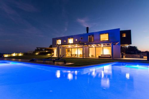 Villa Vista Zamask for 7 persons near Motovun with 60 m2 heated pool, free bikes & panoramic view