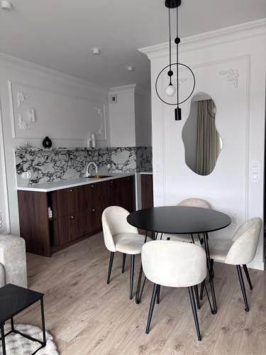 Young City Apartment 127