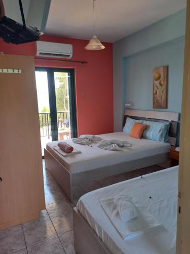 Karmiris family apartment with sea view for 6persons
